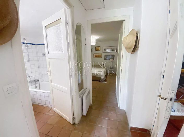 Image No.9-9 Bed House for sale