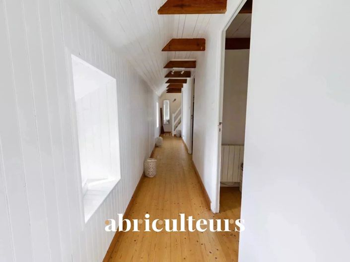 Image No.9-5 Bed House for sale