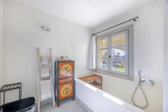 Image No.18-4 Bed House for sale