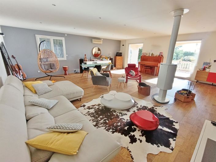 Image No.6-5 Bed House for sale