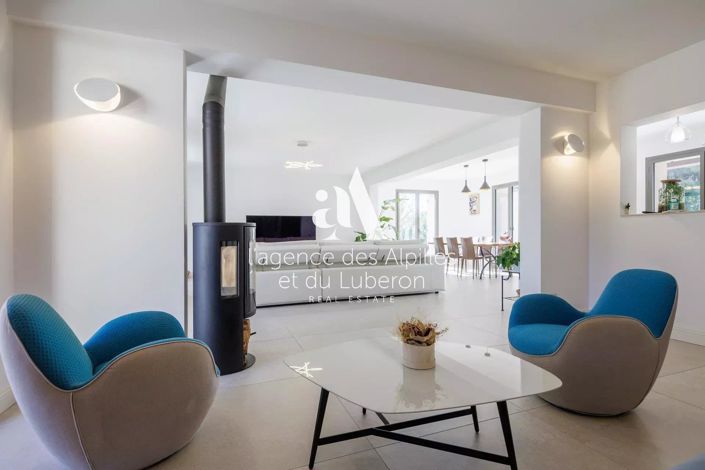 Image No.10-4 Bed House for sale