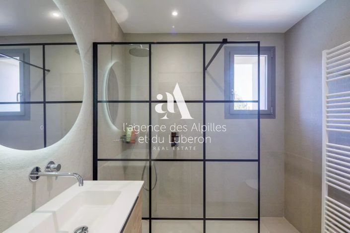 Image No.19-4 Bed House for sale