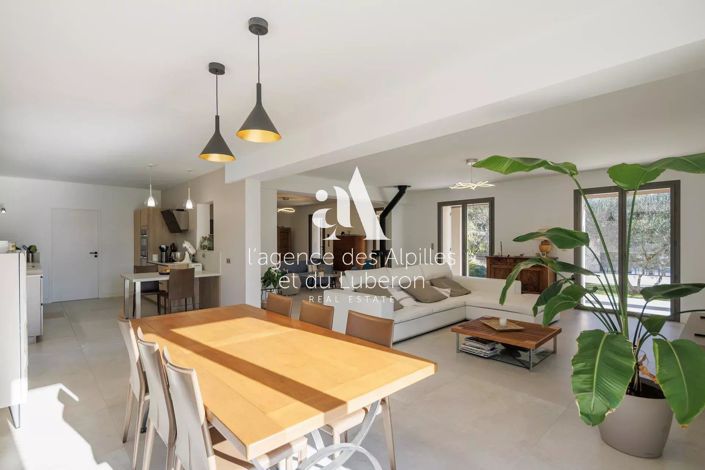 Image No.5-4 Bed House for sale