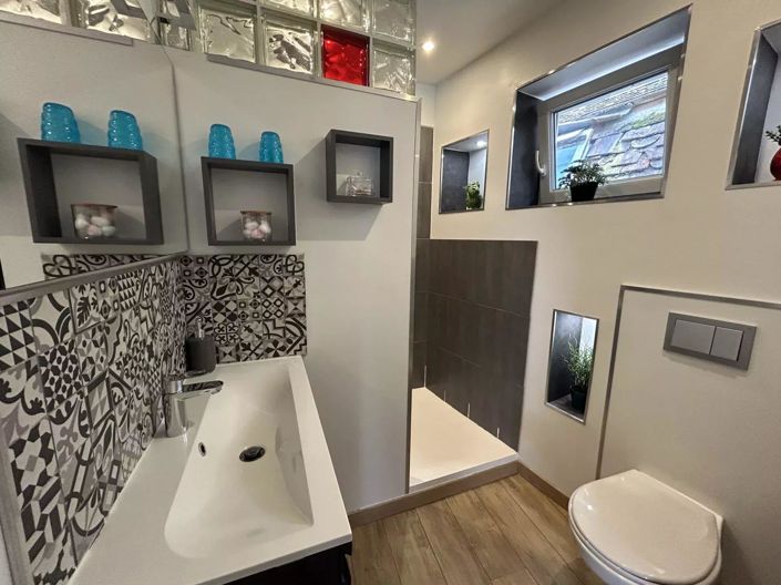 Image No.8-3 Bed House for sale