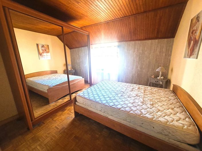 Image No.12-5 Bed House for sale