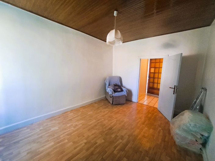 Image No.6-5 Bed House for sale