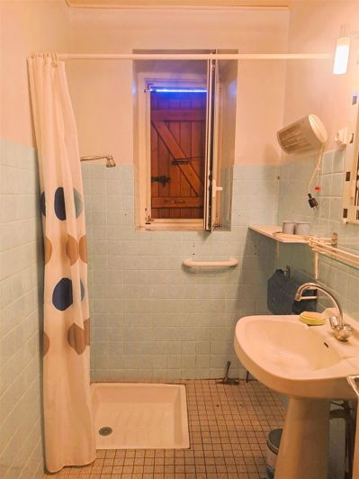 Image No.8-5 Bed House for sale