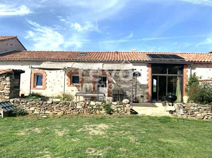 Image No.2-4 Bed House for sale