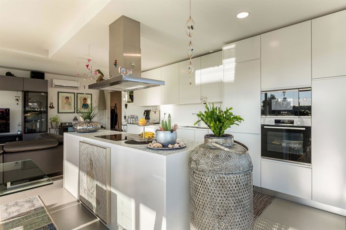 Image No.12-3 Bed Apartment for sale