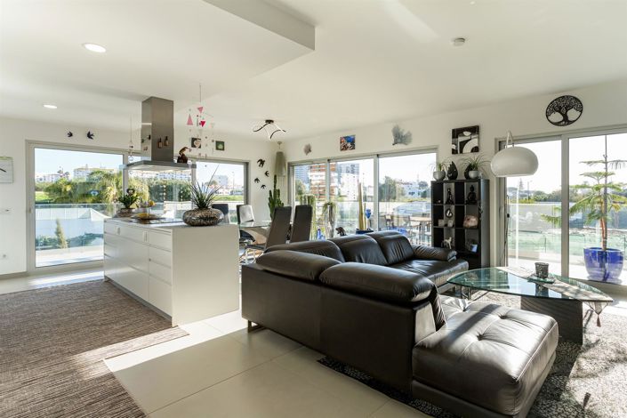 Image No.6-3 Bed Apartment for sale