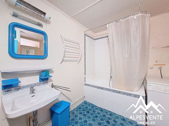 Image No.17-4 Bed House for sale