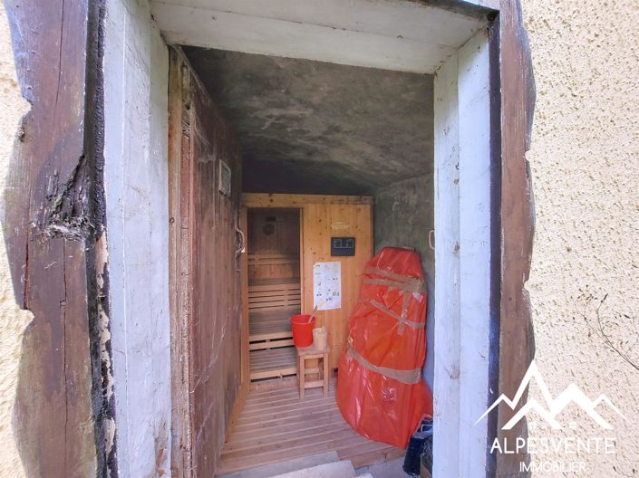 Image No.19-4 Bed House for sale