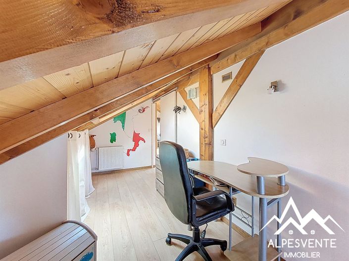 Image No.8-3 Bed House for sale