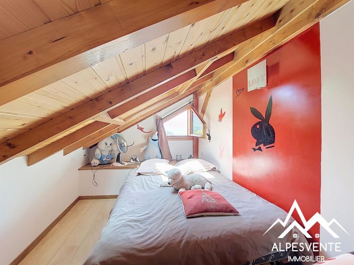 Image No.9-3 Bed House for sale