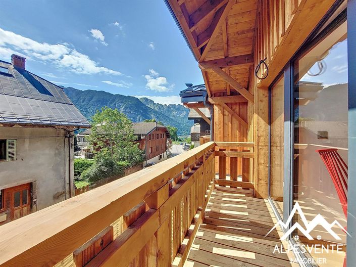 Image No.10-3 Bed House for sale