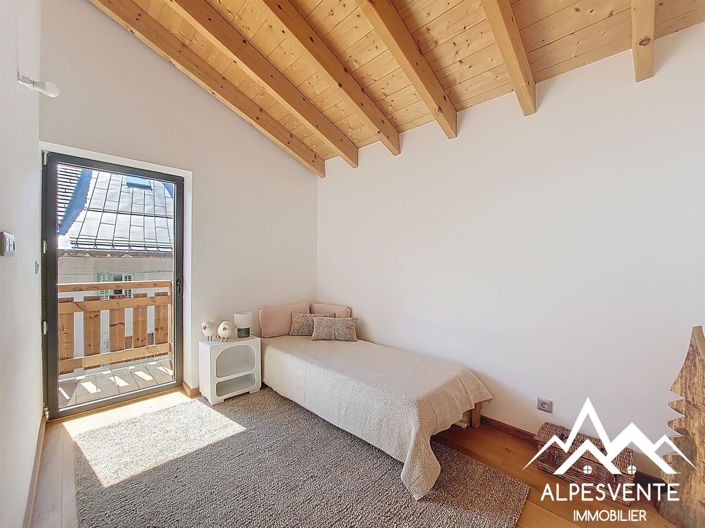 Image No.12-3 Bed House for sale