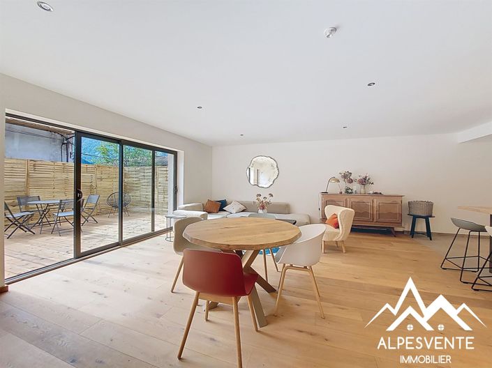 Image No.2-3 Bed House for sale