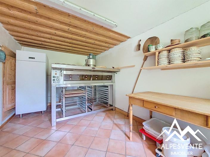 Image No.16-7 Bed House for sale