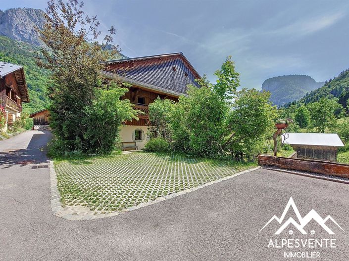 Image No.18-7 Bed House for sale