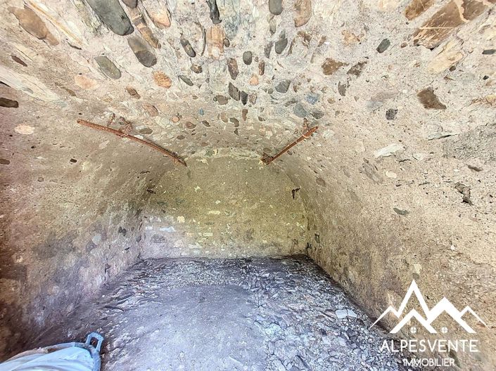 Image No.23-7 Bed House for sale