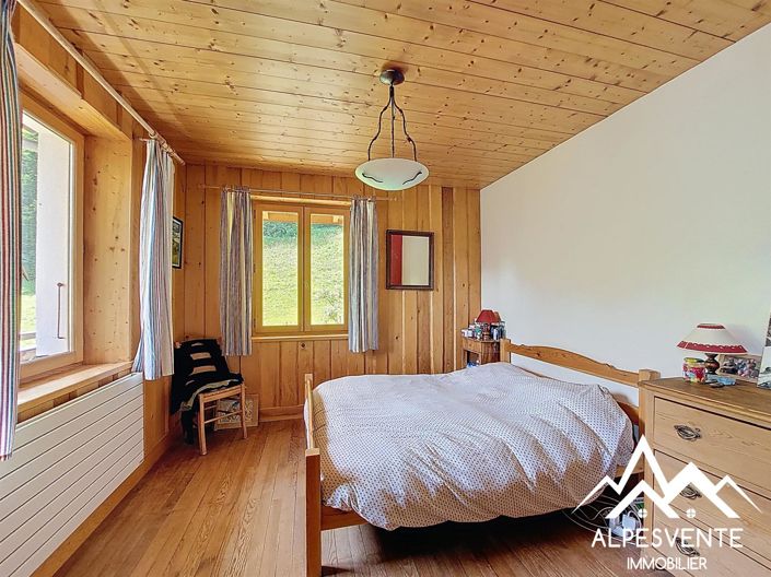 Image No.8-7 Bed House for sale