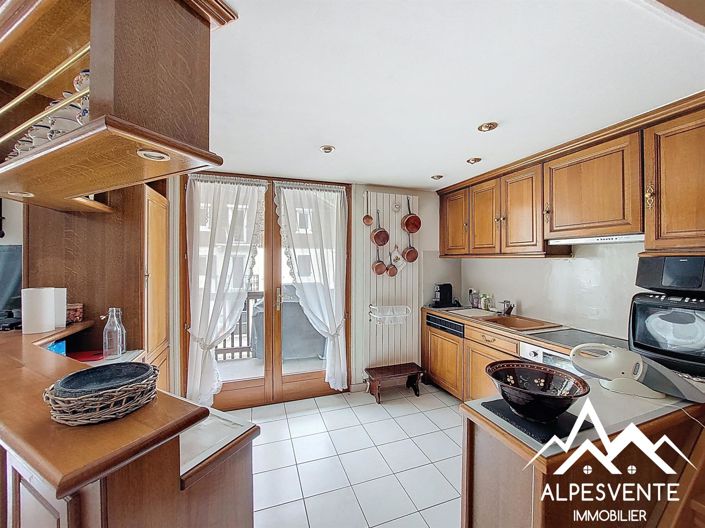 Image No.10-7 Bed House for sale