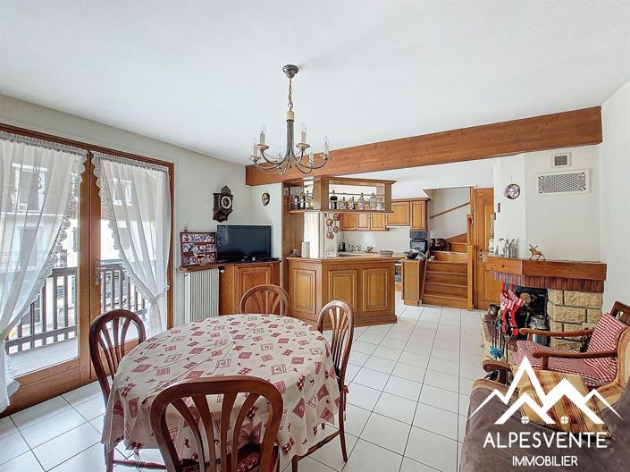 Image No.11-7 Bed House for sale