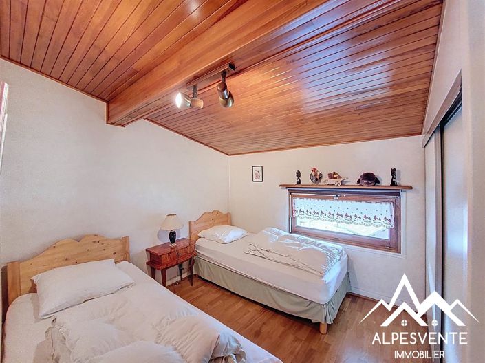 Image No.15-7 Bed House for sale