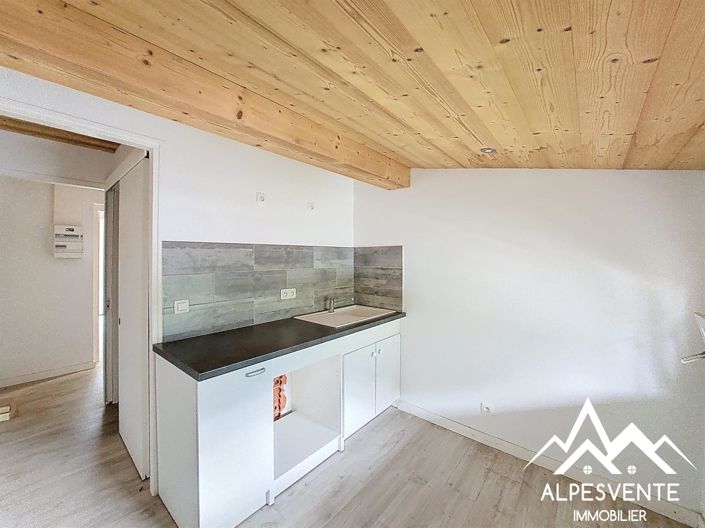 Image No.18-7 Bed House for sale