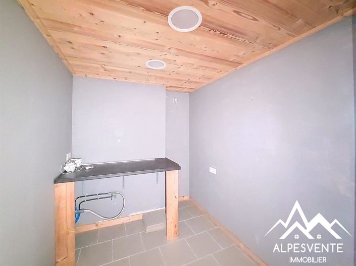 Image No.6-7 Bed House for sale