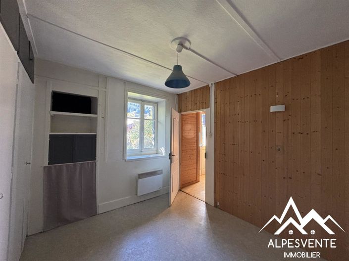 Image No.8-3 Bed House for sale