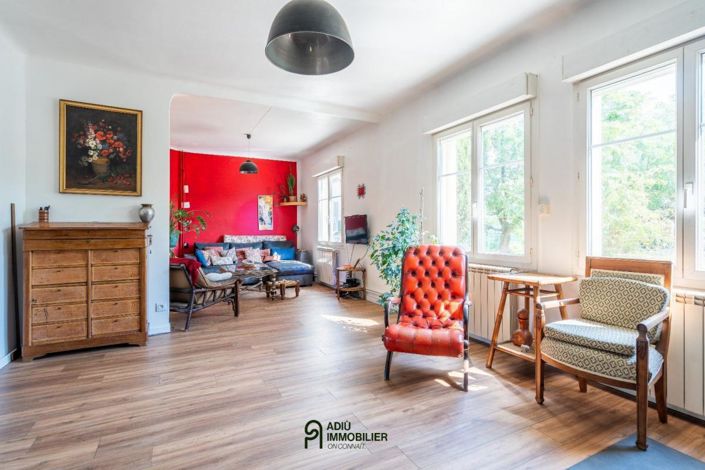 Image No.5-5 Bed House for sale