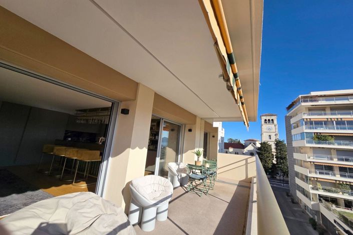 Image No.2-Appartement de 2 chambres à vendre à Cannes