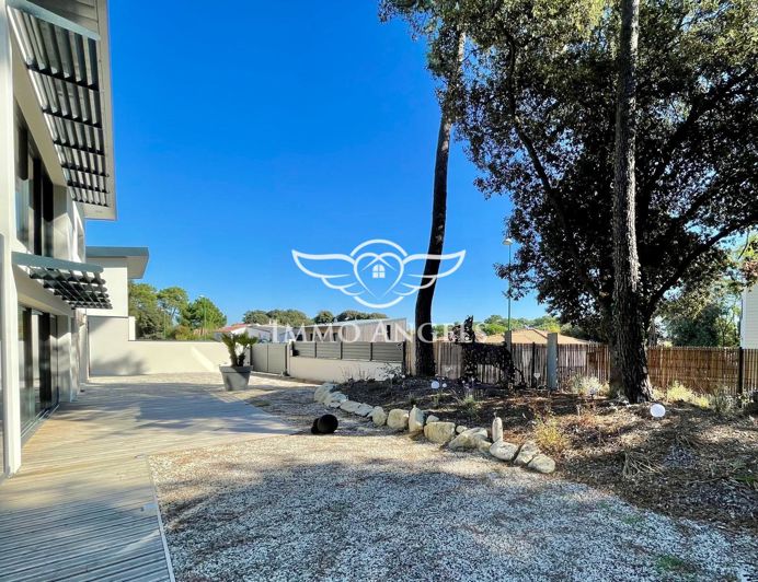 Image No.14-3 Bed Property for sale