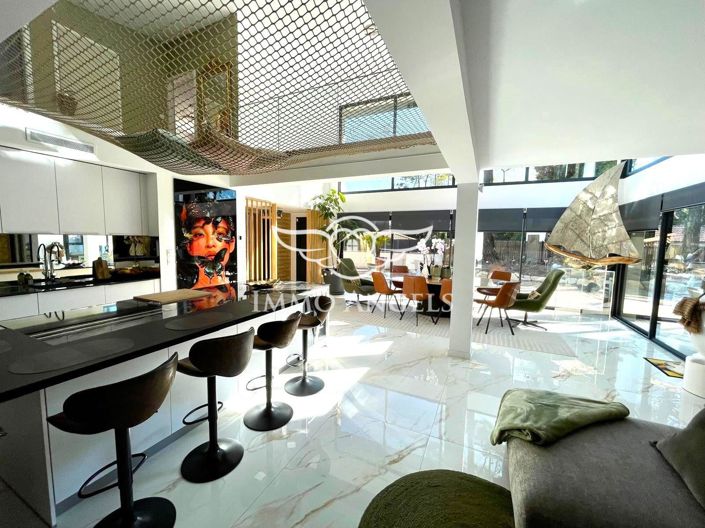 Image No.2-3 Bed Property for sale