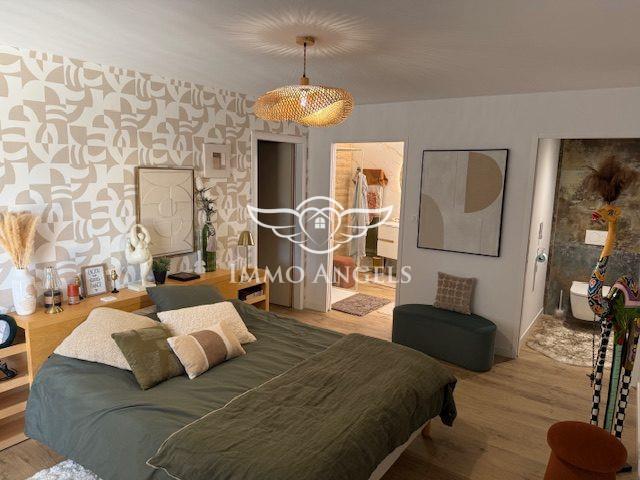 Image No.5-3 Bed Property for sale