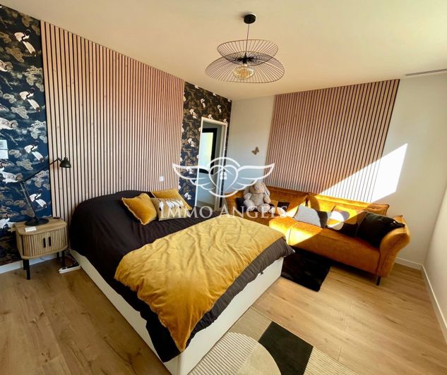 Image No.9-3 Bed Property for sale