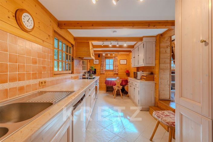 Image No.7-7 Bed Property for sale