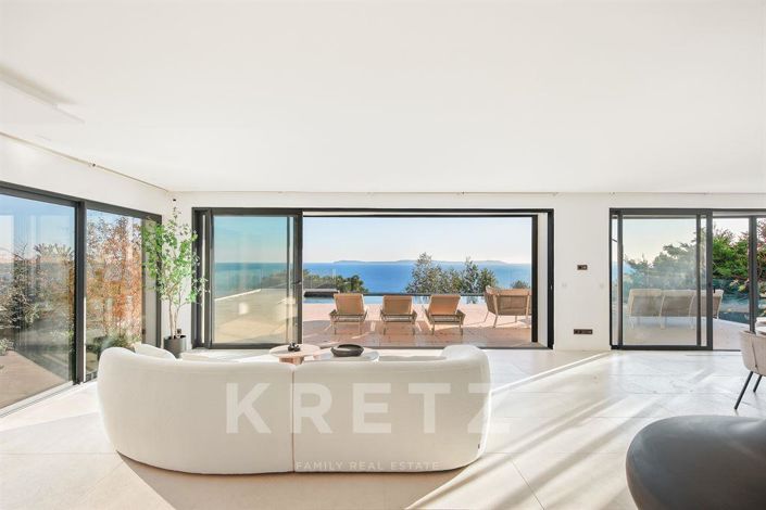 Image No.2-4 Bed House for sale