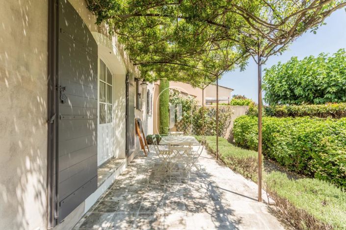 Image No.10-3 Bed House for sale