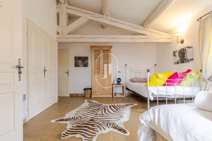 Image No.8-3 Bed House for sale