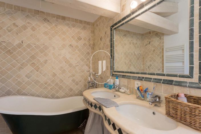 Image No.9-3 Bed House for sale