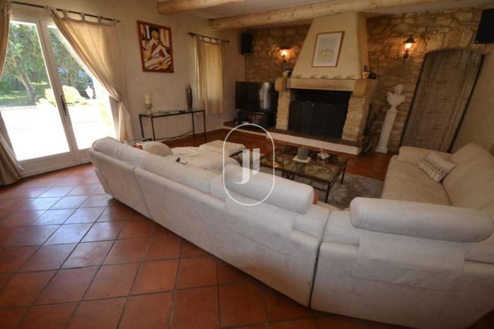 Image No.6-7 Bed House for sale