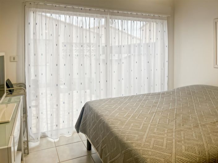 Image No.18-4 Bed House for sale