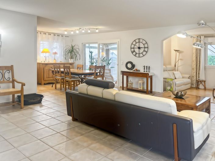 Image No.3-4 Bed House for sale