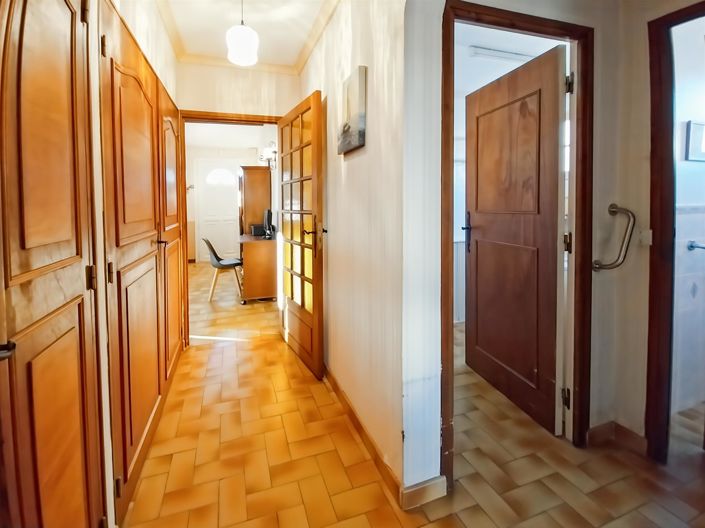 Image No.11-2 Bed House for sale