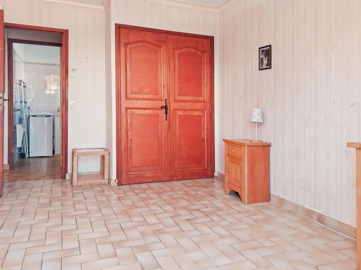 Image No.13-2 Bed House for sale