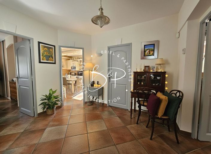 Image No.12-4 Bed House for sale