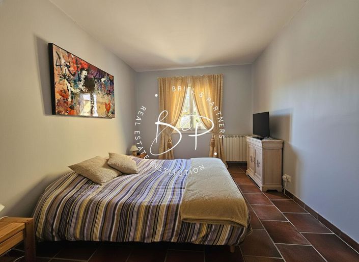 Image No.16-4 Bed House for sale