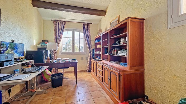 Image No.12-2 Bed House for sale